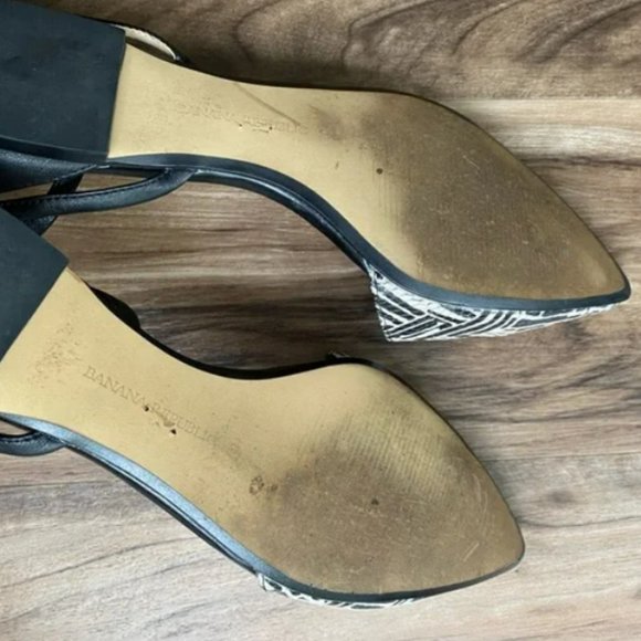 Banana Republic Black and White Print Strap Flats 8.5 - Picture 5 of 5